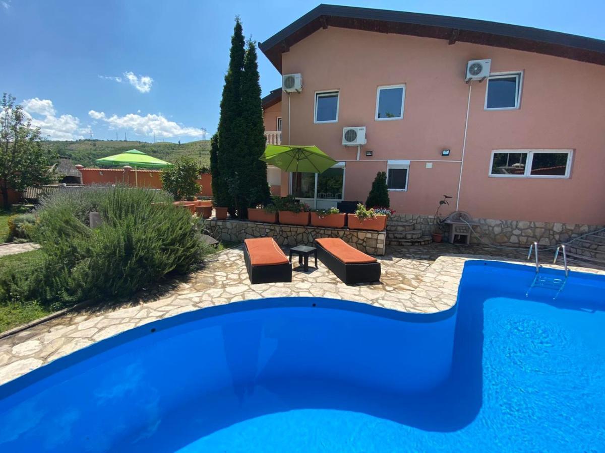 Private Riverside Villa Silvia Mostar Exterior photo