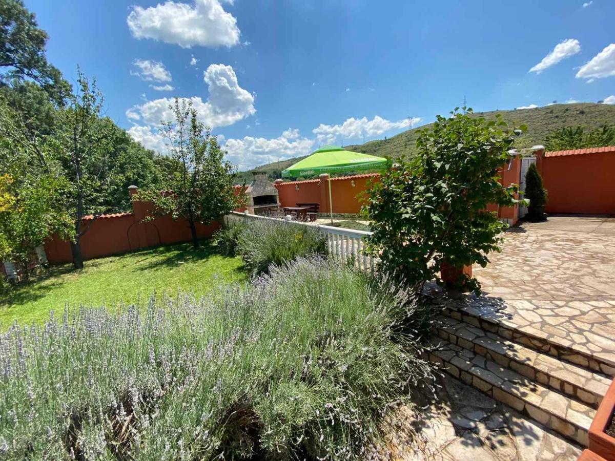 Private Riverside Villa Silvia Mostar Exterior photo